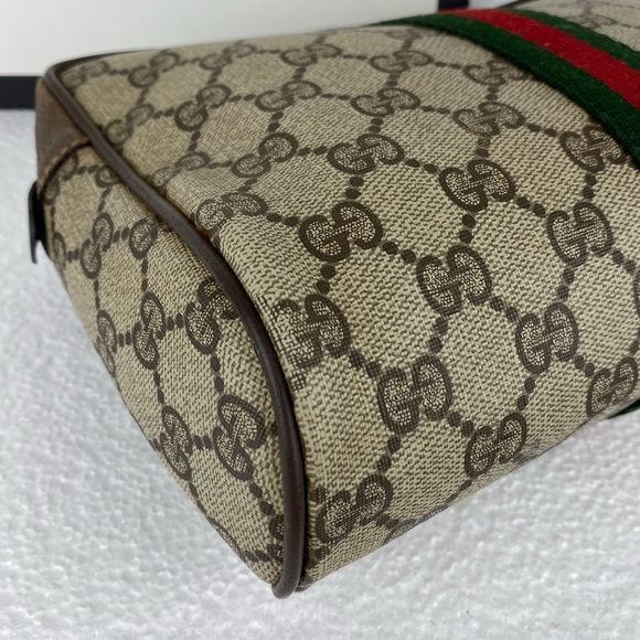 Gucci GG Supreme Canvas Toiletry Case - Picture 5 of 14
